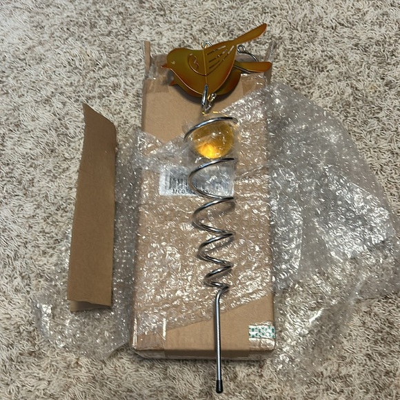 Plow & Hearth - Chick Wind Spinner - Picture 3 of 4